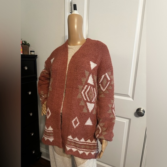 NWT-Boho Fuzzy Cardigan with Aztec Geometric Print - Picture 8 of 10
